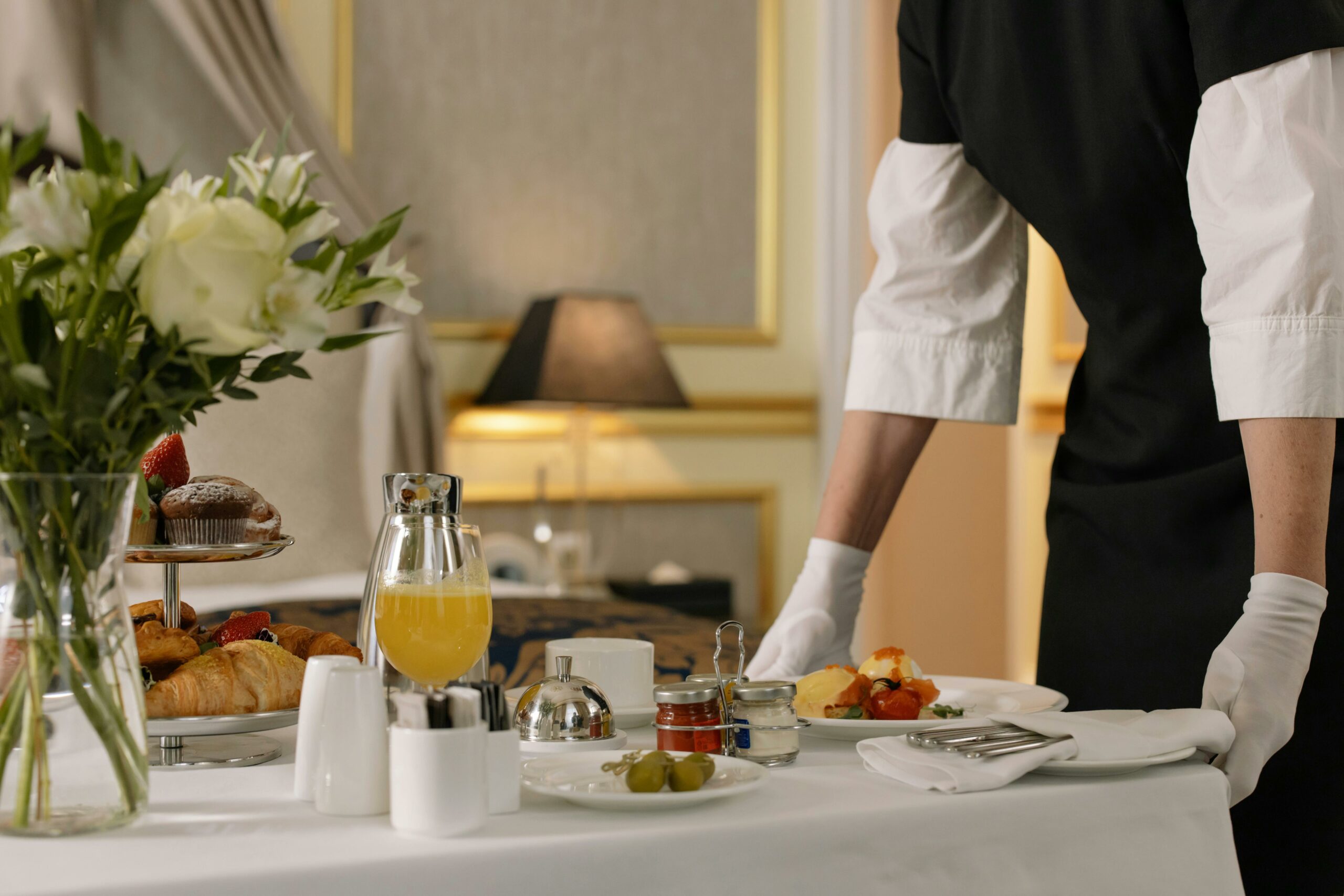 Hotels In London Where Dolls And Roses Services Are Available
