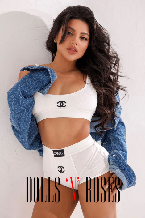 Azi - High Class Escort